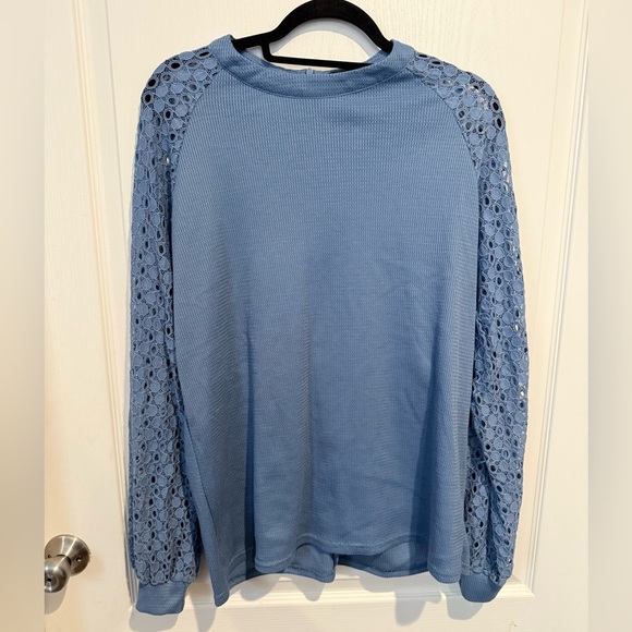 MIHOLL Tops - Blue Lace Sleeve Blouse